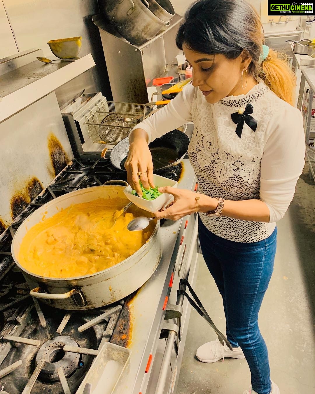 Sakshi Agarwal Instagram - #paneerbuttermasala #usadiaries 💥😘Loved every bit of cooking here💥💥 Cooked food for my friends and family here in USA:) #makeindiaproud #indianfood #instafood #cooking #stressrelief #lovecooking