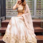 Sakshi Agarwal Instagram - @thelightweaver393 @perfektmakeover @fatiz_bridal_emporio @vijayanthirajeswar kudos to my fantastic team for such a brilliant shoot❤️❤️ #throwback #slatehotels #fatizbridalemporio Love to show the packs⭐️⭐️⭐️⭐️ @proyuvraaj