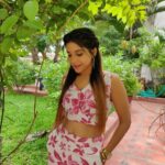 Sakshi Agarwal Instagram - ⭐️⭐️When a flower doesn’t bloom, You FIX the environment in which it grows , Not the flower⭐️⭐️ @mosundoenmaeum