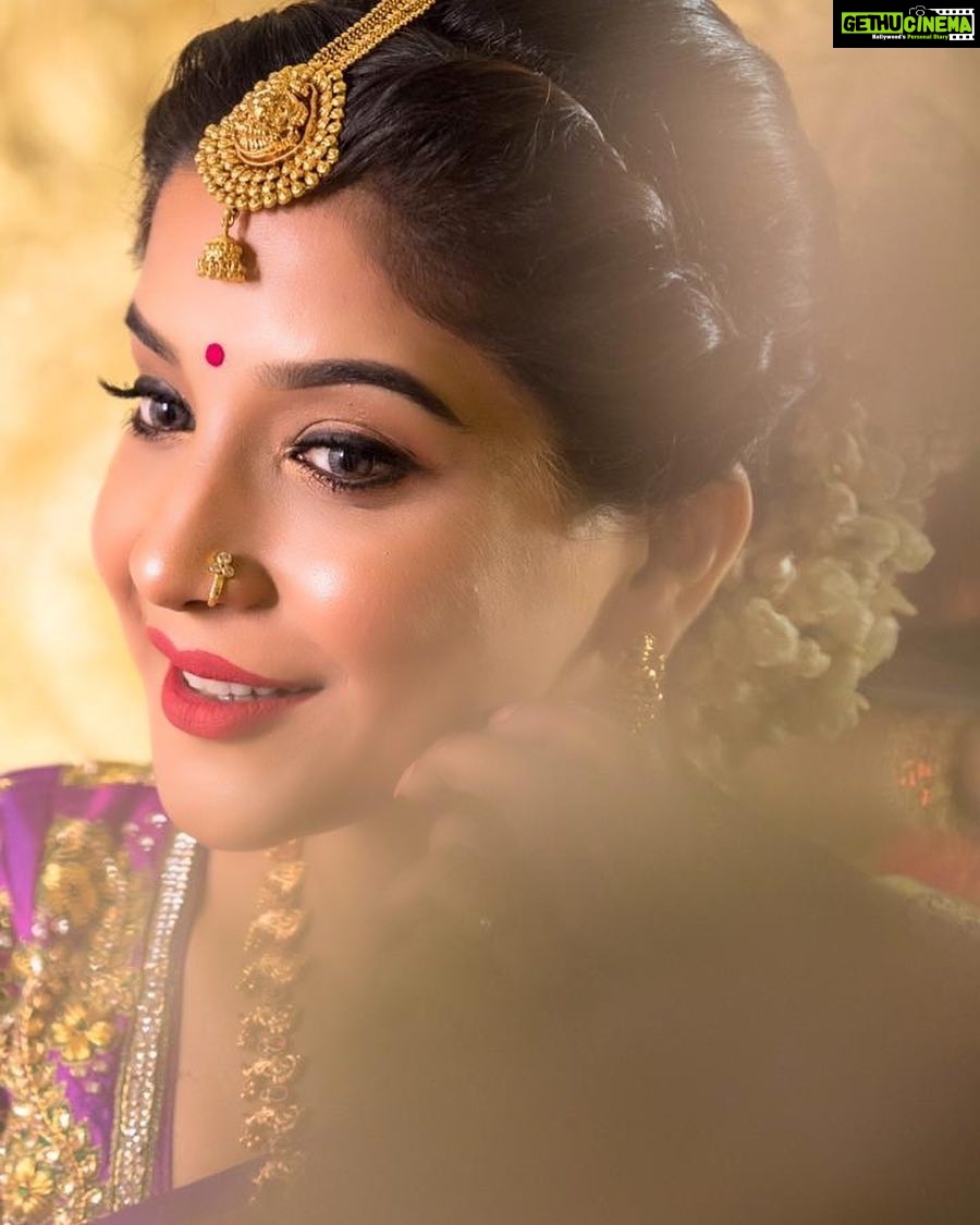 Sakshi Agarwal Instagram - @kannanraajamanickam @pattushastra #pattushastra #kannanraajamanickam
