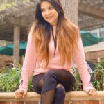Sakshi Agarwal Instagram - 💥💥💥💥💥💥💥💥💥💥💥💥💥💥💥 I am a daydreamer and a night thinker 💥💥💥💥💥💥💥💥💥💥💥💥💥💥💥 #hoodielove #highonpink #sorrynotsorry #morningvibes #feelgoodafterworkout #lovethelittlethings #pinkhoodie #demilovato #spreadlove #fairydust #mesh #tracksuit #usadiaries