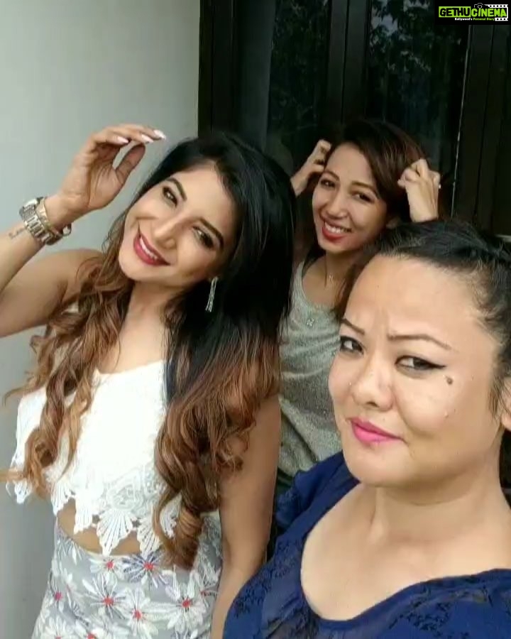 Sakshi Agarwal Instagram - Sleep deprived but anything for a boomerang!