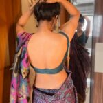 Sakshi Agarwal Instagram – A saree has the power to turn a girl next door into an artist’s muse🥰
.
Wearing my moms saree❤️
.
#sareelove #sareeindia #sareefashion #sareecollection #sexybackchallenge #sakshiagarwal #biggboss Chennai, India