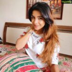Sakshi Agarwal Instagram - Be fearless in the pursuit of what sets your soul on fire🌟 Good afternoon ! Happy week ahead🌟