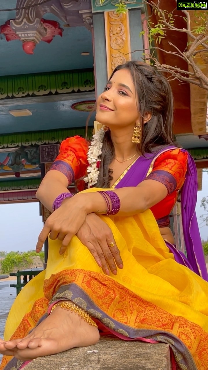 Sakshi Agarwal Instagram - Bringing in the festival of pongal be like❤️ . Makeover @anupama_makeoverartistry Outfits @ki.ruban.ra.j.s And @meeyaz_designs Styling @kirubanrajselvam And @meenasivakumar_1224 Hairdo @murugeshmakeup_hair Jewls @littlefingers_bridal_jewellery . #trendingsongs #instagramreels #reelitfeelit #trendingreels #adiazhagasirichamugame #naanpizhai #halfsaree #templeaesthetics #sakshiagarwalhalfsaree #sakshiagarwal #explore #explorepage #prettygirls #halfsareeswag #mallipoo #tamilgirls Chennai, India