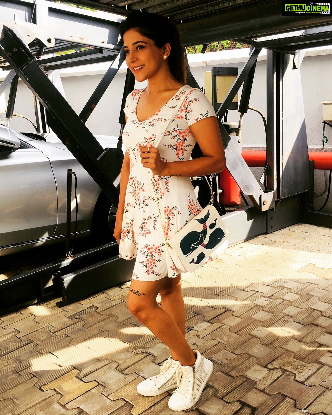 Sakshi Agarwal Instagram - I believe in being strong when everything seems to be going wrong! I believe that happy girls are the prettiest girls! I believe that tomorrow is another day, and I believe in miracles!