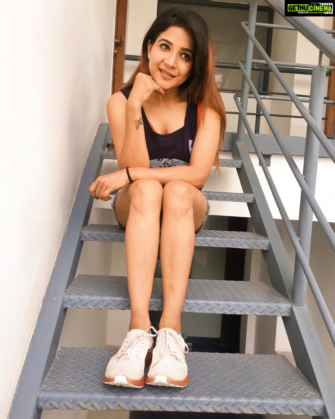 Sakshi Agarwal Instagram - Believe in your dream so much that it has no choice but to come true💥💥💥