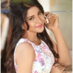 Sakshi Agarwal Instagram - 🌟🌟Radiate🌟🌟 #throwback