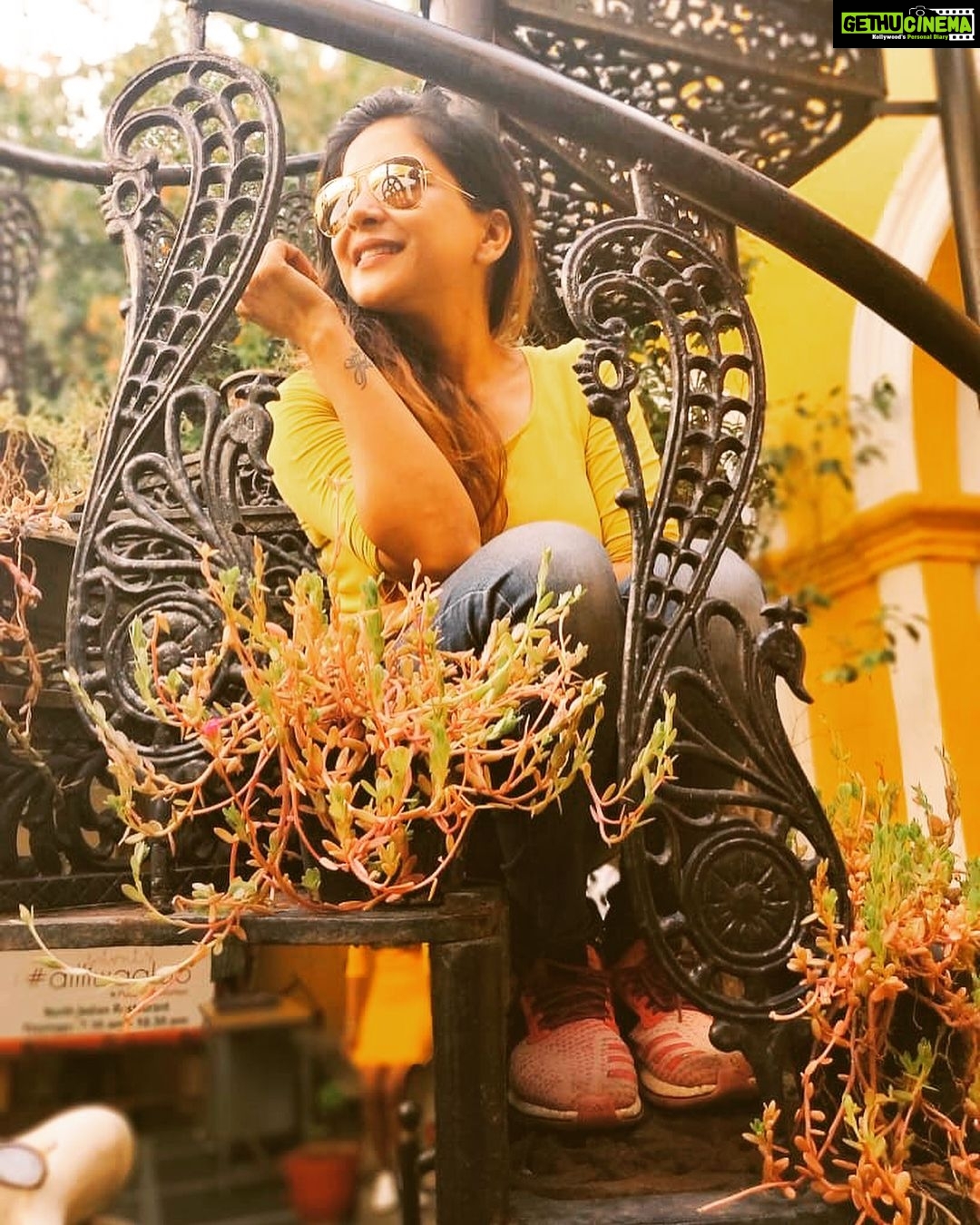 Sakshi Agarwal Instagram - Be someone’s sunshine when their skies are grey💛💛 Pondicherry