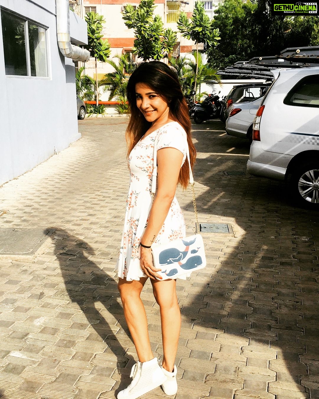 Sakshi Agarwal Instagram - I believe in being strong when everything seems to be going wrong! I believe that happy girls are the prettiest girls! I believe that tomorrow is another day, and I believe in miracles!