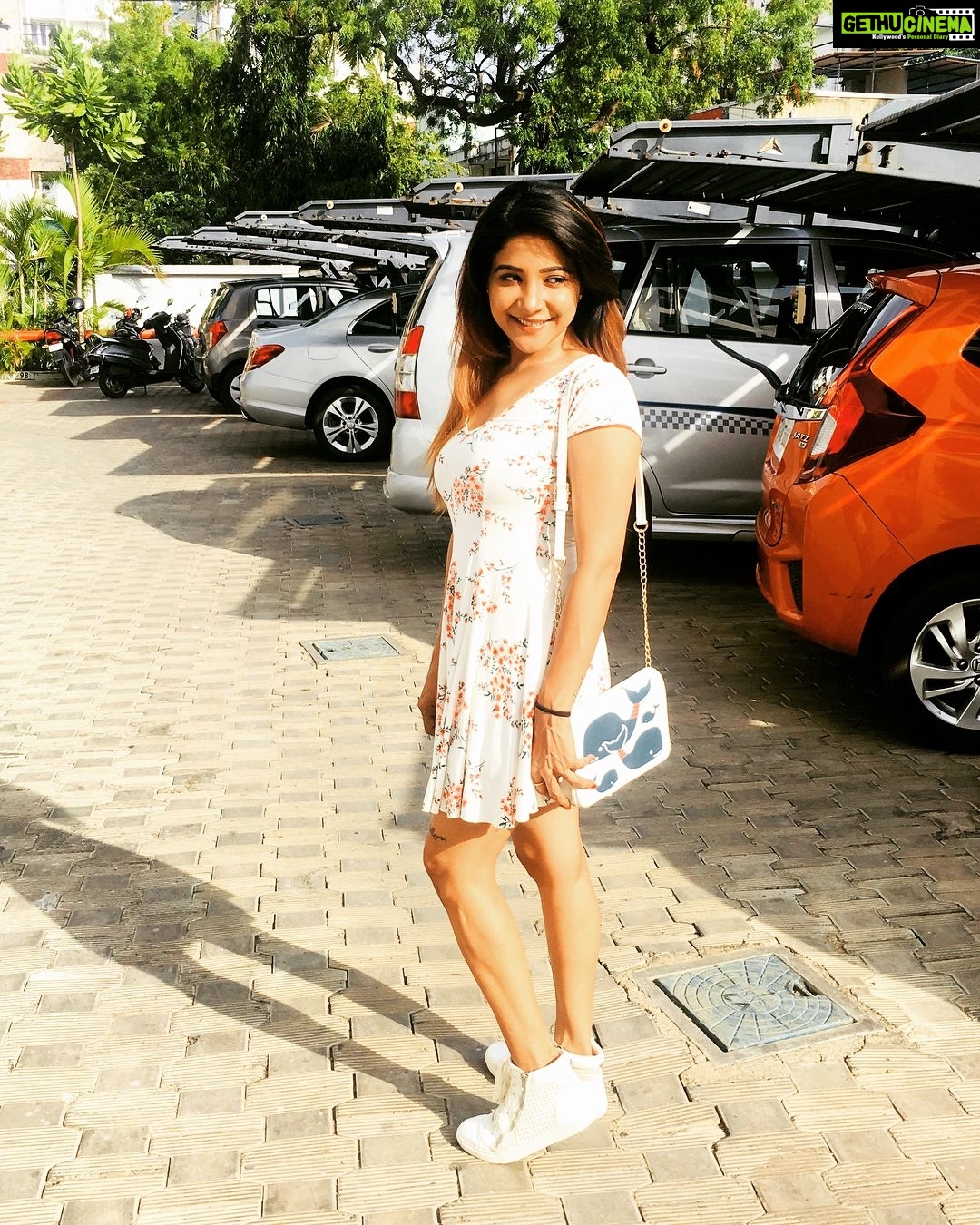 Sakshi Agarwal Instagram - I believe in being strong when everything seems to be going wrong! I believe that happy girls are the prettiest girls! I believe that tomorrow is another day, and I believe in miracles!