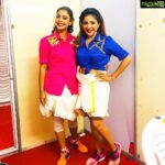 Sakshi Agarwal Instagram – We do it the #lungi style @asianet #awards #performance ❤️❤️ with actress #parvathynambiar #mollywood