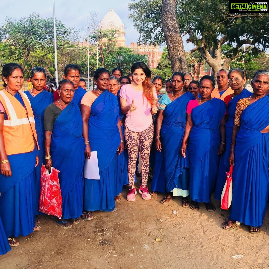 Sakshi Agarwal Instagram - These are the real 24*7 staff . If they take leave ,we cant even leave our home,the whole city will be so unclean .. Lets Respect and salute them #AdaywithourHeroes | #MayDay #LabourDay