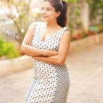Sakshi Agarwal Instagram - ✨✨✨ #bodypositivity #positivevibes #lovemyself #nofilter #nomakeup @frenchconnection_uk