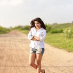 Sakshi Agarwal Instagram - If every woman woke up tomorrow and decided she loved her body, imagine how many industries would go out of business. #nomakeup #bodypositivity #selflove