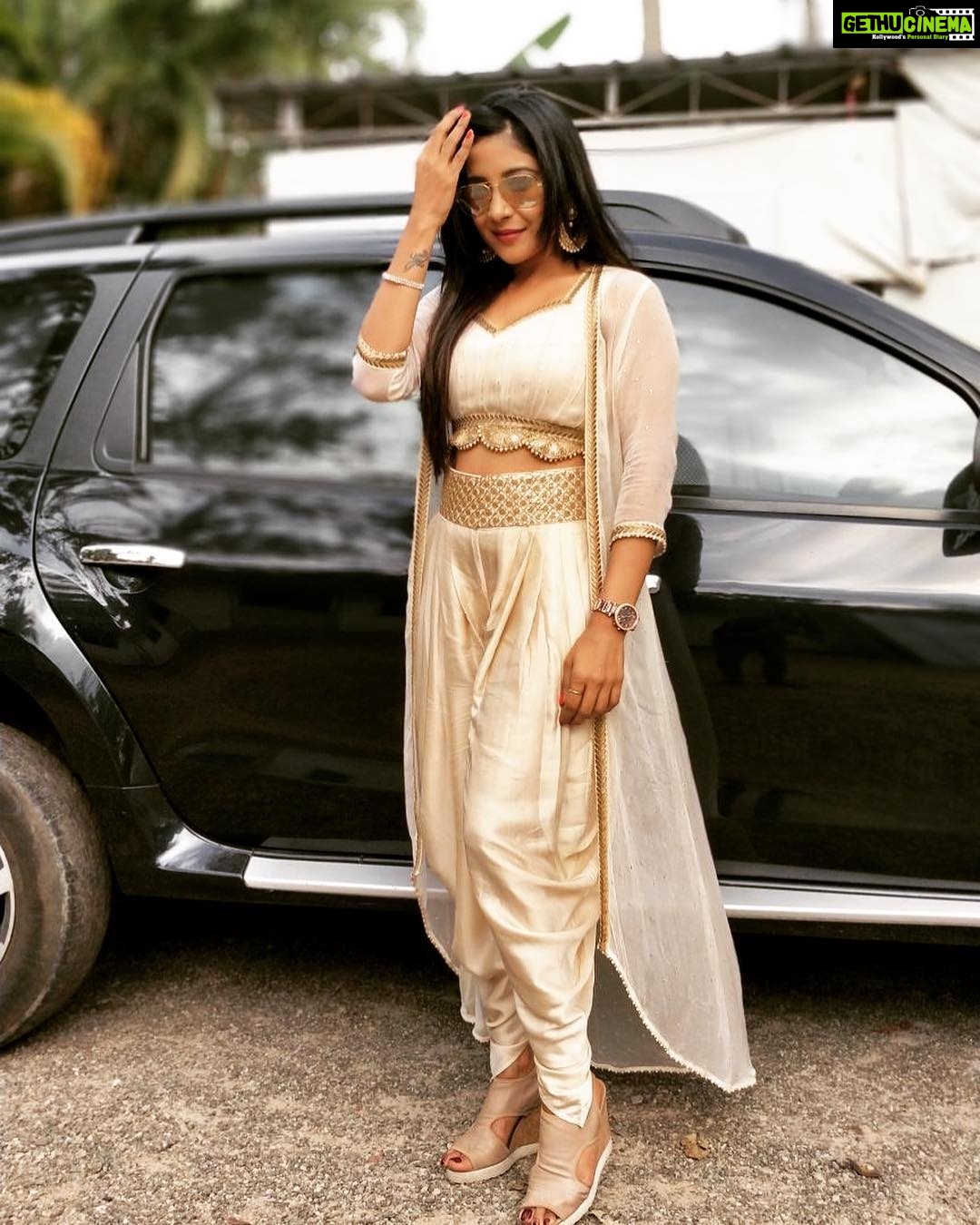 Sakshi Agarwal Instagram - Kalon๐๐