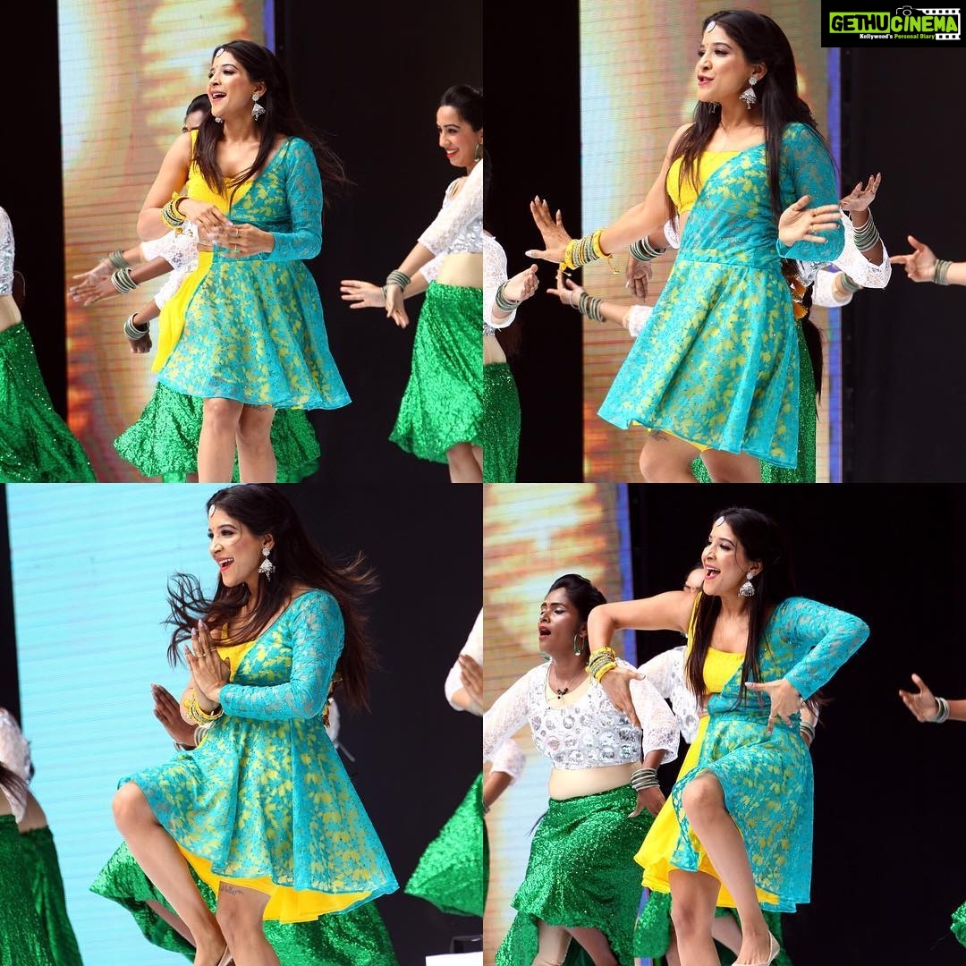 Sakshi Agarwal Instagram - @natchathiravizha @malaysia @suntvtamil #nadigarsangam some of my #mass movesπππ