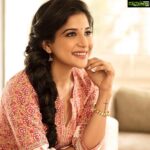 Sakshi Agarwal Instagram - Everybody has lovers and haters, U just gotta accept it graciously knowing that it takes both sunshine and rain for a flower to grow!! #bestrong #bepositive #loveyourself #actorslife #criticism #compliments
