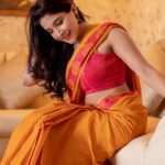 Sakshi Agarwal Instagram - 🌟🌟🌟 . MUA @dhiya_makeoverartistry Hairdo @pavithraa_hairstylist Photography @sathyaphotography3 . #yellowsaree #morningvibes #prettyaesthetic #sakshiagarwal Chennai, India