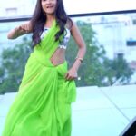 Sakshi Agarwal Instagram - Who remembers this song❤️ Join me in the #cholikepeechechallenge 🥰 . @makeupbyshyamala @_varjan & @wedinksstories @ondroofrestaurant #instagramreels #reelsinstagram #cholikepeeche #cholikepeechekyahai #trendingreels #trendingnow #trendingsongs #viralvideos #explorepage #explore #sakshiagarwal #sareereels #biggboss #kollywood #neonsaree Chennai, India
