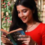 Sakshi Agarwal Instagram - Dont let anyone dim your light❤️ . @hakunamatata_sai @prayaga_makeup_artist @tisisnaveen . #redaesthetics #booklover #candid #chennairains #redlove Chennai, India