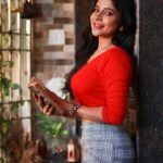 Sakshi Agarwal Instagram – I do believe something magical can happen, when you read a good book❤️
.
#booklover #bookstagram #bookaholic #candid #chennairains #instafashion #redaesthetic #reddress 
.
@hakunamatata_sai @tisisnaveen @prayaga_makeup_artist Chennai, India