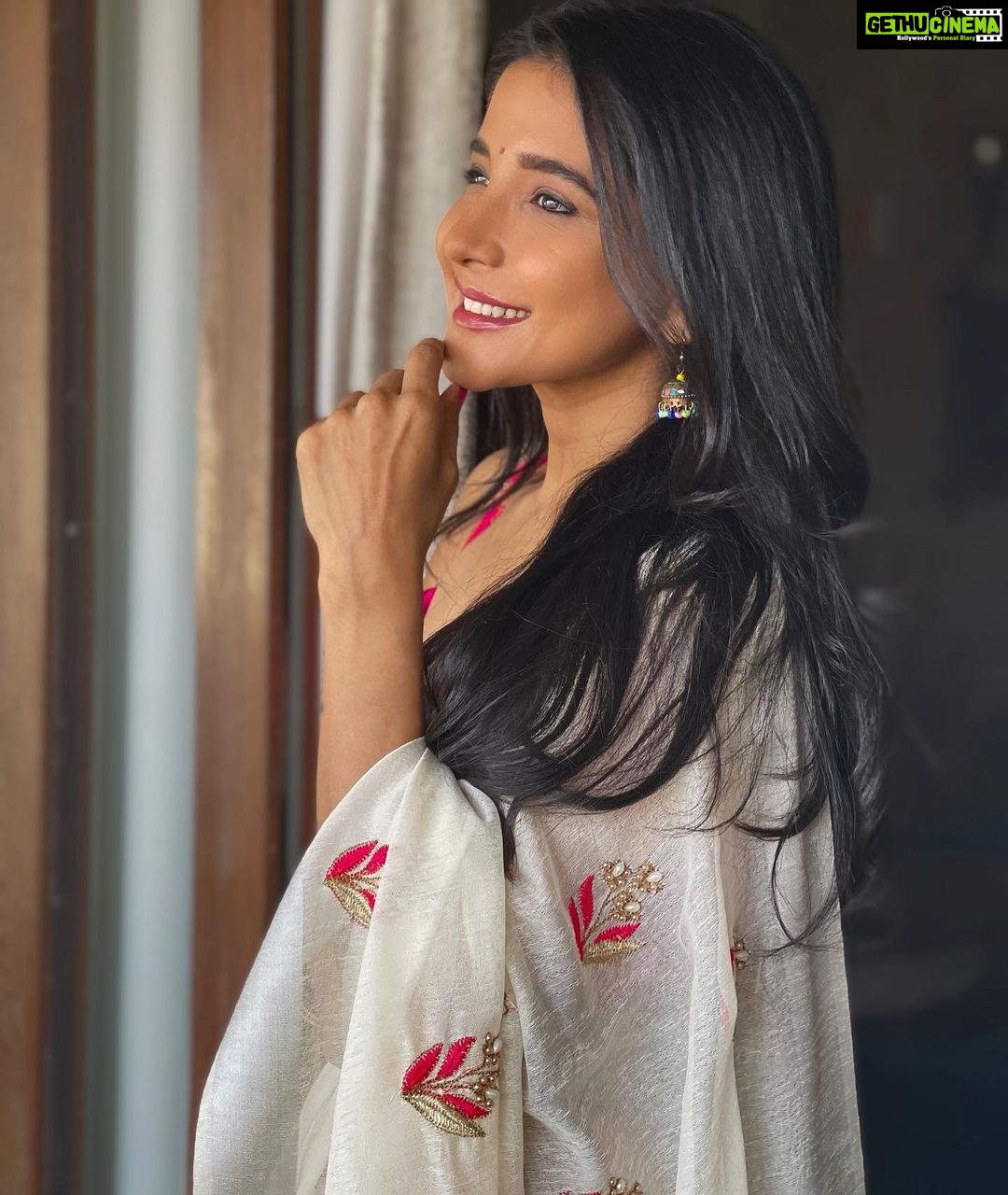 Sakshi Agarwal Instagram - Just a candid raw pic of meπ #nofilter #noedit #notouch #nophotoshop π . #morningvibes #newday #newstart #positivevibes Chennai, India