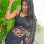 Sakshi Agarwal Instagram – Flaunting my Indian ness in black on set❤️.
.
#onset #inbetweenshots #blacksequinsaree #blacksaree #blackisbeautiful #blackisbeautiful #blackisbae
.
@fab_by_faiza
@prayaga_makeup_artist Chennai, India
