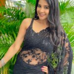 Sakshi Agarwal Instagram - Flaunting my Indian ness in black on set❤️. . #onset #inbetweenshots #blacksequinsaree #blacksaree #blackisbeautiful #blackisbeautiful #blackisbae . @fab_by_faiza @prayaga_makeup_artist Chennai, India