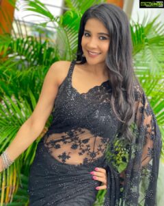 Sakshi Agarwal Instagram - Flaunting my Indian ness in black on set❤️. . #onset #inbetweenshots #blacksequinsaree #blacksaree #blackisbeautiful #blackisbeautiful #blackisbae . @fab_by_faiza @prayaga_makeup_artist Chennai, India