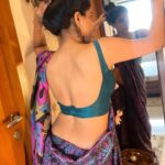 Sakshi Agarwal Instagram – A saree has the power to turn a girl next door into an artist’s muse🥰
.
Wearing my moms saree❤️
.
#sareelove #sareeindia #sareefashion #sareecollection #sexybackchallenge #sakshiagarwal #biggboss Chennai, India