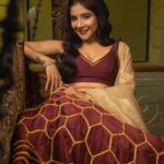 Sakshi Agarwal Instagram - Invest in yourself! It pays the best interest💕 . Makeup: @manishamakeupartistry Photography: @dilipkumar_photography Hairstylist: @hairstylist_rajee1111 Costume Designer: @faamysfashions Jewelry: @new_idea_fashions Chennai, India