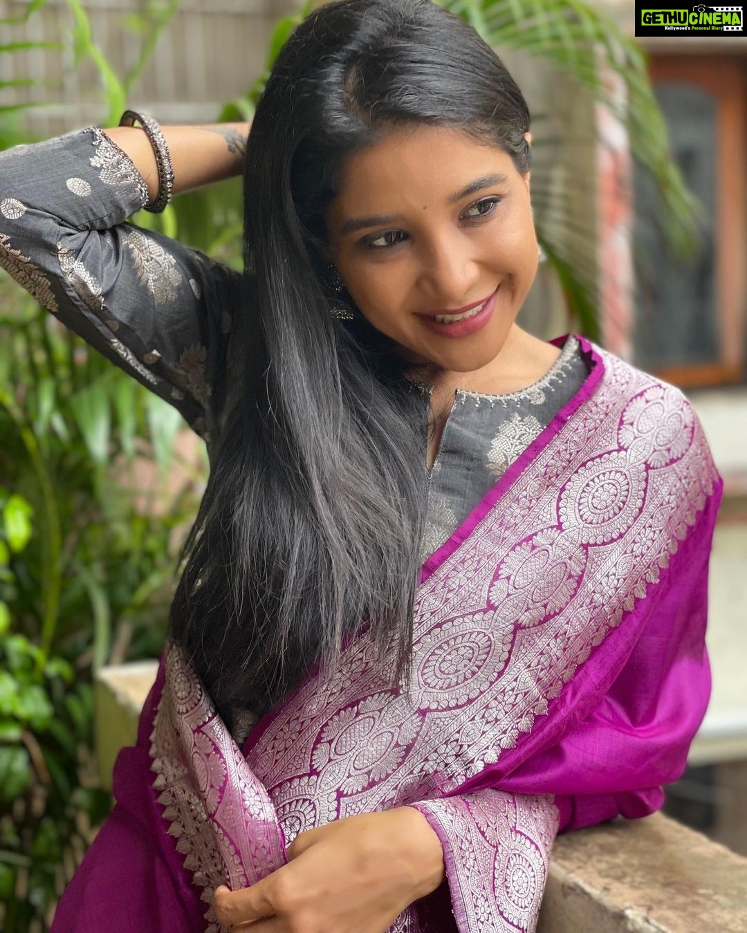 Sakshi Agarwal Instagram - Good morning💕💕 . Just the raw me❤️ . #diwali #diwalioutfit #diwalidecor #diwaligifts #candid #silkkurti Chennai, India