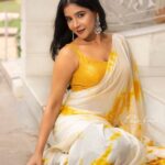 Sakshi Agarwal Instagram - Have a dream so clear that in your mind , You have already achieved it💕 . Photography: @dilipkumar_photography Makeup: @manishamakeupartistry Hairstylist: @hairstylist_rajee1111 Costume Designer: @sahana_prabakar Jewellery: @new_idea_fashions . #saree #diwali #instafashion #yellowsequencesaree #sakshiagarwal #biggbosstamil