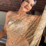 Sakshi Agarwal Instagram - Be the light that helps others see❤️ . #sequinsaree #goldsaree #sareelove #goldenhour Chennai, India