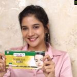 Sakshi Agarwal Instagram - #Ad It’s always a task for me to get rid off that tanning on my face, as my skin gets tanned easily. My sister recommended me - Glowing Gold Facial Kit from @naturesessenceofficial and I have started using it. Enriched with the most potent natural ingredients, this kit keeps my skin nourished, hydrated & polished. My favorite is de-tan therapy wipe-off mask! This kit is a 3 Use Pack just for INR 260. Quite surprised to see that tanning and dullness can be covered in just 45 minutes following 5 simple steps of this facial kit. Get the glow that you always wanted! #NaturesEssence #NaturesDetanPower #Facial #FacialAtHome #NaturalSkinCare #SkinCare