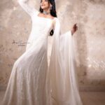 Sakshi Agarwal Instagram - Yes , fairies are real and are all around us❤️ . @arvindkannanphotography @swapnaareddyofficial @swaadh @yoursethnically @prayaga_makeup_artist . #whitesalwarsuit #purewhite #chikankari #anarkalisuits #bagheera #pressmeet #kollywood #Biggboss #tamilactress #sakshiagarwal