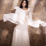 Sakshi Agarwal Instagram - True beauty consists of purity of heart❤️ . @arvindkannanphotography @swapnaareddyofficial @swaadh @yoursethnically @prayaga_makeup_artist . #whitesalwarsuit #purewhite #chikankari #anarkalisuits #bagheera #pressmeet #kollywood #Biggboss #tamilactress #sakshiagarwal Chennai, India