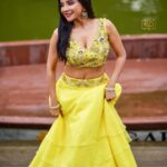 Sakshi Agarwal Instagram - Visualize your highest self and then start showing up as her✨✨🔥🔥 . @diwahar_photography @diwa_har @plush_boutique_jb @kalaiartistry @teamaimpro . #yellowaesthetic #wateraesthetic #tamilactress #kollywood #biggboss #sakshiagarwal #yellowlehenga #chillingvibes #wetlook #funshoot SPPGardens