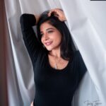 Sakshi Agarwal Instagram – Good morning❤️
Be crazy enough to believe you can do anything in life❤️
.
@raj_isaac_photography @tisisnaveen 
.
#candid #homeshot #justme #blacktshirt #denimaesthetic #sakshiagarwal Chennai, India