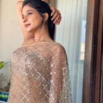 Sakshi Agarwal Instagram - Be the light that helps others see❤️ . #sequinsaree #goldsaree #sareelove #goldenhour Chennai, India