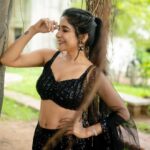 Sakshi Agarwal Instagram - Her courage was her crown and she wore it like a Queen❤️ . @kiransaphotography @plush_boutique_jb @makeupby_kiruthiga @tisisnaveen @pugazhmurugan_ @riazkahmed.pro @v4umedia_ @teamaimpro @keerthana_makeup_and_hair . #aranmanai3 #pressmeet #lehenga #blacklehenga #sakshiagarwal #kollywood #instafashion #tradirional #sequencelehenga #tamilactress #tamilcinema #aranmanai3trailer Chennai, India