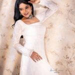 Sakshi Agarwal Instagram - Feel like an angel❤️ . @arvindkannanphotography @swapnaareddyofficial @swaadh @yoursethnically @prayaga_makeup_artist . #whitesalwarsuit #purewhite #chikankari #anarkalisuits #bagheera #pressmeet #kollywood #Biggboss #tamilactress #sakshiagarwal Chennai, India