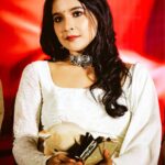 Sakshi Agarwal Instagram - True beauty consists of purity of heart❤️ . @arvindkannanphotography @swapnaareddyofficial @swaadh @yoursethnically @prayaga_makeup_artist . #whitesalwarsuit #purewhite #chikankari #anarkalisuits #bagheera #pressmeet #kollywood #Biggboss #tamilactress #sakshiagarwal Chennai, India