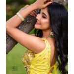 Sakshi Agarwal Instagram - You always attract what you believe you’re worth🔥 . @diwahar_photography @diwa_har @sstudio.thedesignhub @kalaiartistry . #yellowlehenga #yellowaesthetic #gardenaesthetic #yellowdress #lifestyle #photoshoot #candid #prettylittlething #sexyback #curvesarebeautiful #sakshiagarwal Chennai, India