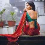 Sakshi Agarwal Instagram - Today i choose to be the most beautiful version of myself, inside and out! Saree in this cold weather-just coz u guys requested for it ❤️ . @ajoy_havoc @the_trendy_turns . #saree #mist #beauty #sareelove #sakshiagarwak #biggboss Wild Planet