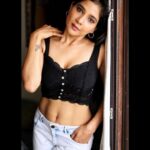Sakshi Agarwal Instagram - When they cant find anything wrong with you, they create it! Dont worry dear, their story is history and yours is a mystery🔥 . @sat_narain @the.portrait.culture . #sakshiagarwal #lovemyself #sassy #classy #dontcarebehappy #biggboss #sundaymotivation #abs #fitness #fitgirl #sixpack Chennai, India