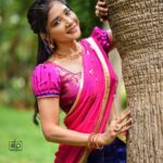 Sakshi Agarwal Instagram - Shine Bright like a Diamond✨ . @diwahar_photography @diwa_har @plush_boutique_jb @kalaiartistry @teamaimpro . #halfsaree #traditional #traditionalwear #halfsareelove #pinkhalfsaree #smilemore #shinebrightlikeadiamond #pinkaesthetic #gardenaesthetic #southindianlook #southindianlehenga #biggboss #sakshiagarwal #sakshiagarwalsaree Chennai, India