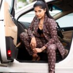 Sakshi Agarwal Instagram - I cant stop being awesome😃 Its in my blood🔥 . Outfit&styling @fab_by_faiza Photography @pallaviperiasami Makeup @srimakeupartistry Location @cloud7chennai . #cinderellafromtoday #badasswomen #businesssuit #candid #formalaesthetics #powerplay #sakshiagarwal #biggboss #cinderellamovie #cinderella Chennai, India