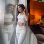 Sakshi Agarwal Instagram - Always dream Big🥰 Work very hard Make it happen❤️ . #whiteaesthetics #whitecroptop #whitejeans #whitemyfavourite❤️ #loveyourself #beyourself #sakshiagarwal #candid ITC Grand Chola, Chennai